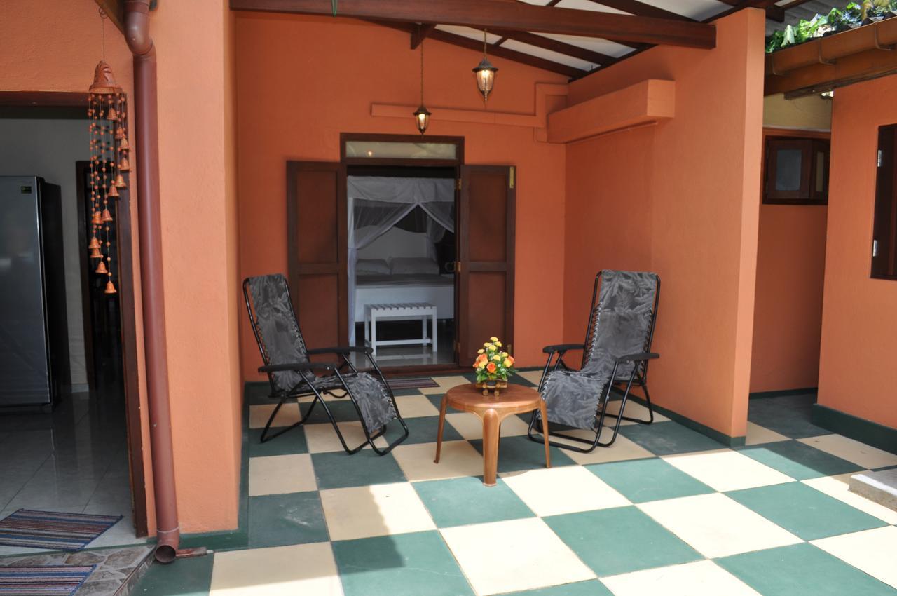 Jacks Bed And Breakfast Talpe Exterior photo